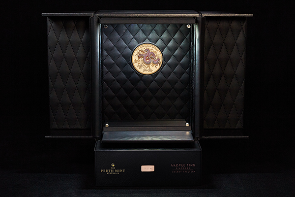 Jewelled snake packaging